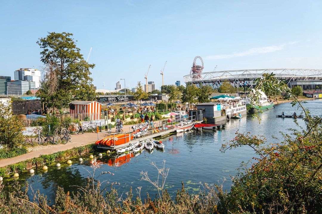 Rainy-Day First Date Ideas in London | Bfriendz article image