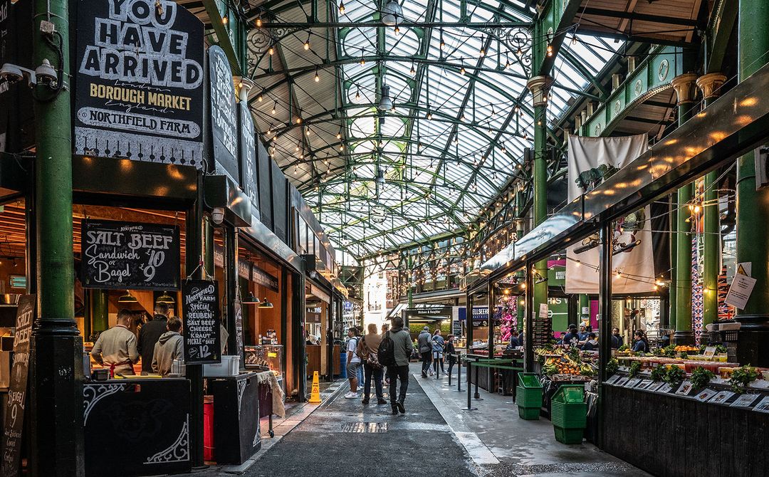 21 Rainy-Day First Date Ideas in London | Bfriendz App: Friends & Dating  article image