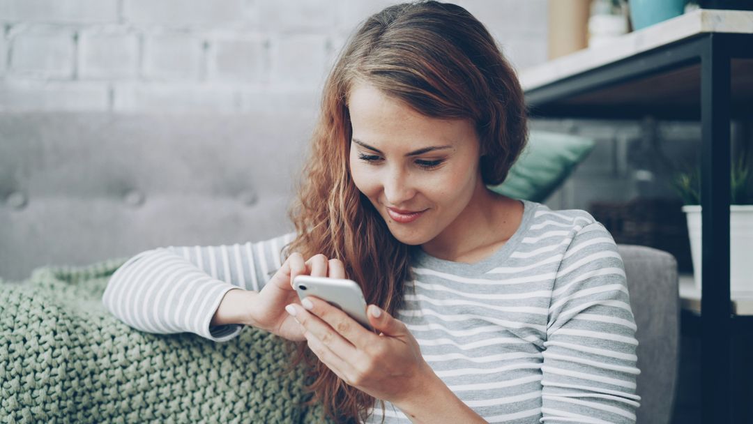 How to Ask a Friend to Hang Out Over Text: 30 Messages That Don’t Sound Weird | Bfriendz article image