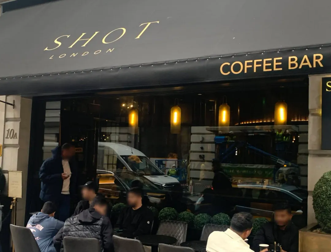 Best Coffee Shops in Mayfair for a First Date article image