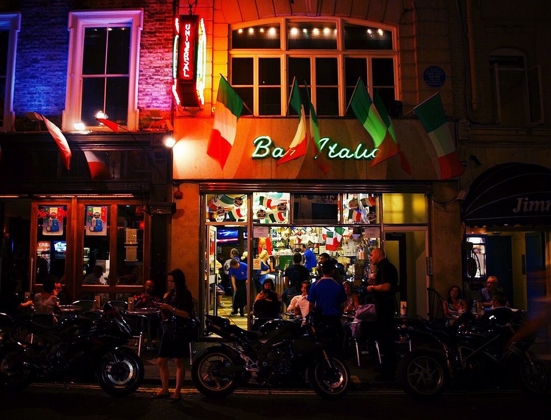 Best Coffee Shops in Soho for a First Date | Bfriendz App: Friends & Dating article image