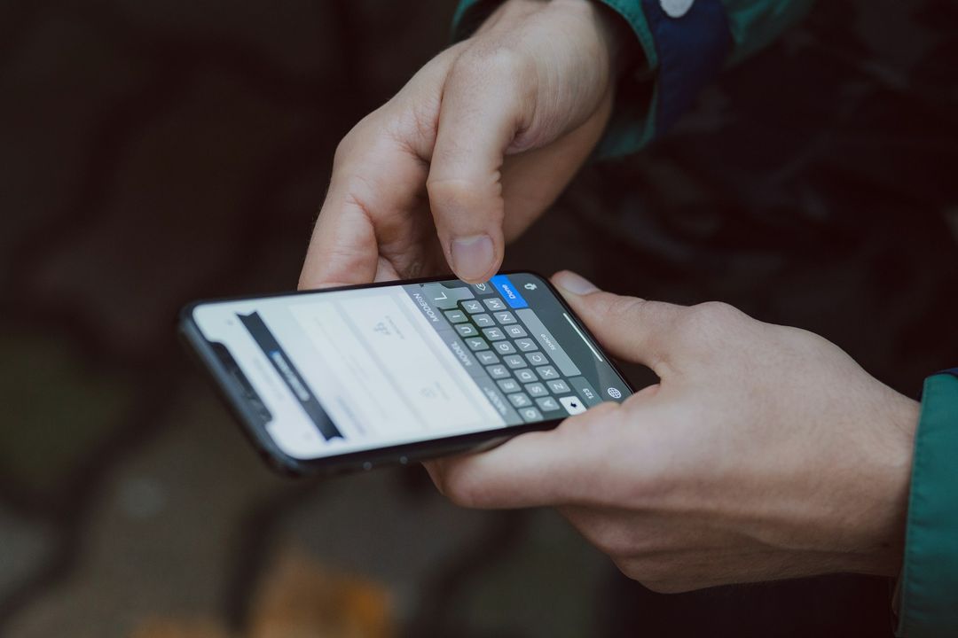 What to Text a New Friend After Meeting Them | Bfriendz article image